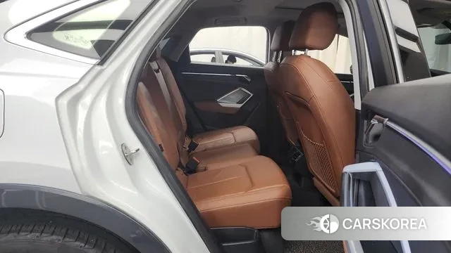 Audi Q3 (F3) 2020 Белый из Кореи, фото 3