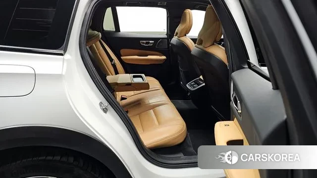 Volvo V60 Cross-Country 2nd Generation 2020 Белый из Кореи, фото 3