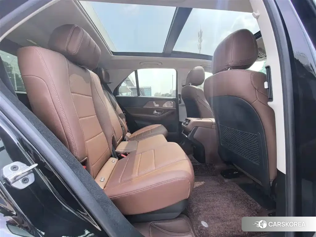 Mercedes-Benz GLE (imported) 2024 Черный из Китая, фото 3