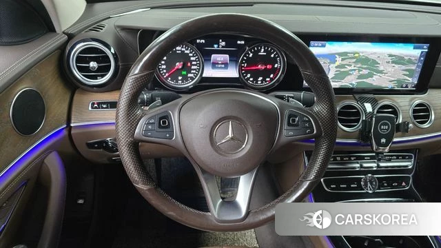 Mercedes-Benz E-Class W213 2018 Белый из Кореи, фото 3