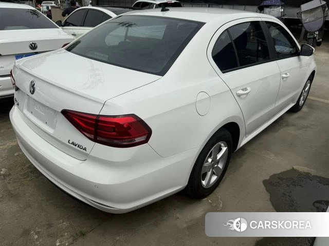 Volkswagen Lavida 2023 Белый из Китая, фото 3