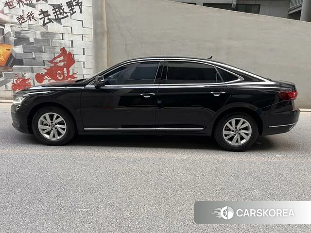 Volkswagen Passat 2023 Черный из Китая, фото 3