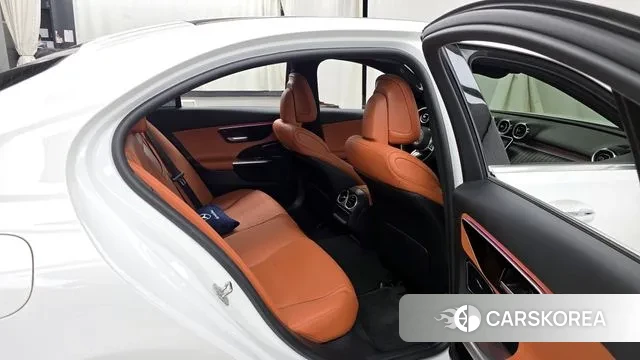 Mercedes-Benz C-Class W206 2024 Белый из Кореи, фото 3