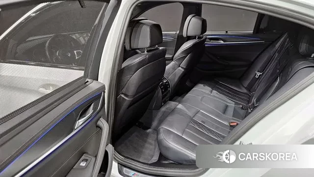 BMW 5 Series (G30) 2023 Белый из Кореи, фото 3