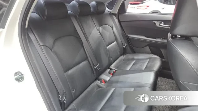 Kia The New K3 2nd generation 2023 Белый из Кореи, фото 3