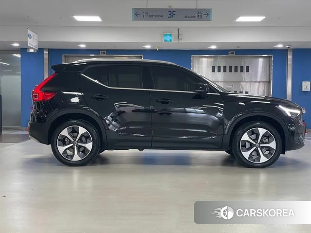 Volvo XC40 2025 Черный из Кореи, фото 3
