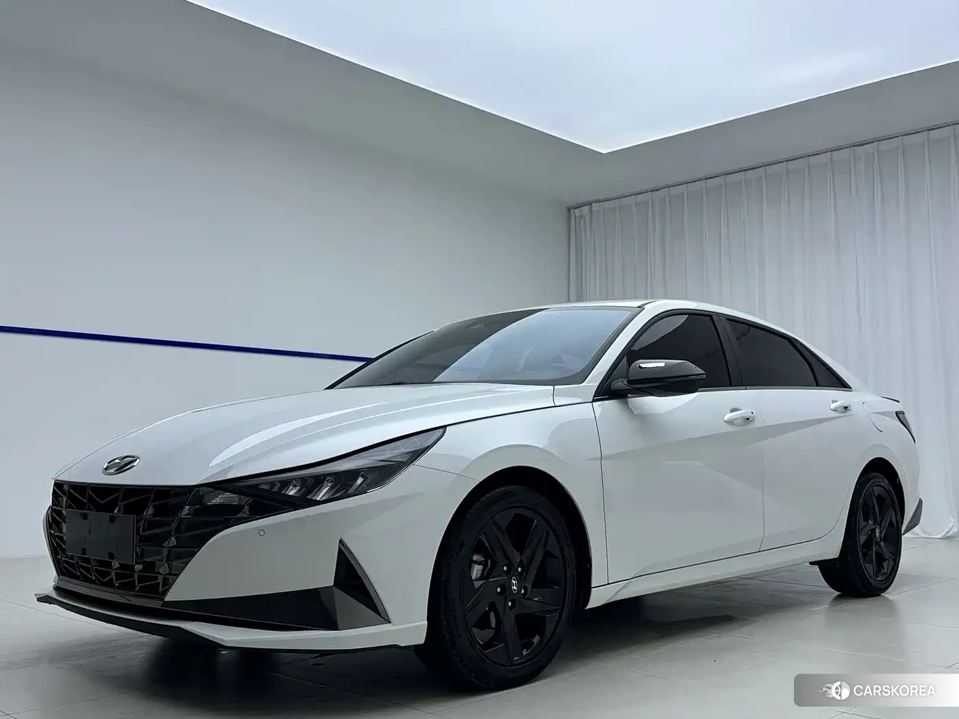Hyundai Elantra 2023 Белый из Китая, фото 3