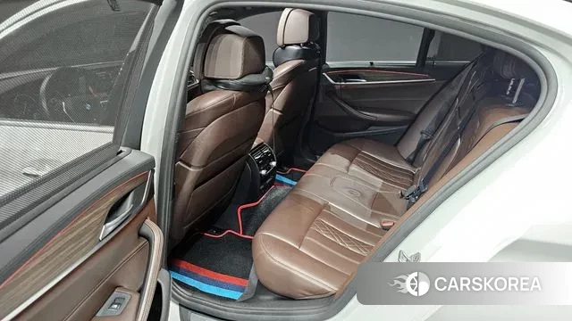 BMW 5 Series (G30) 2018 Белый из Кореи, фото 3
