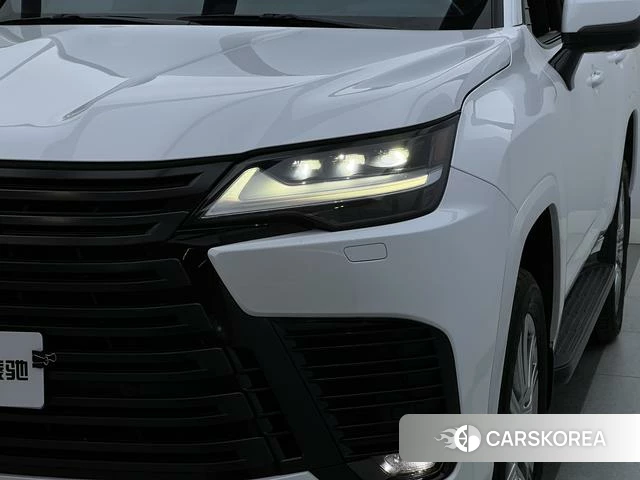 Lexus LX 2023 Белый из Китая, фото 3