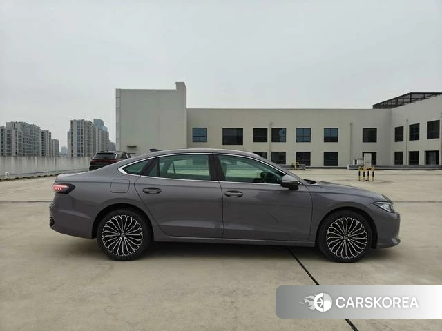 Volkswagen Passat 2024 Темно-серый из Китая, фото 3