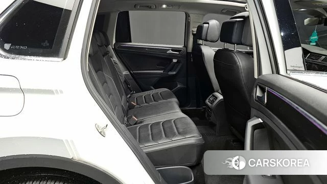 Volkswagen Tiguan second Generation 2023 Белый из Кореи, фото 3