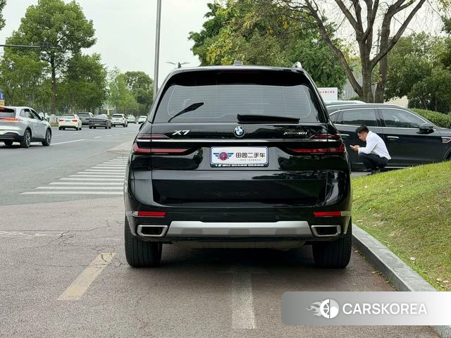 BMW X7 2024 Черный из Китая, фото 3