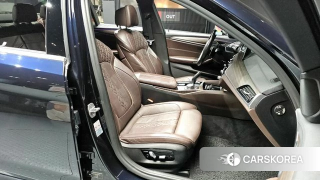 BMW 5 Series (G30) 2018 Синий из Кореи, фото 3