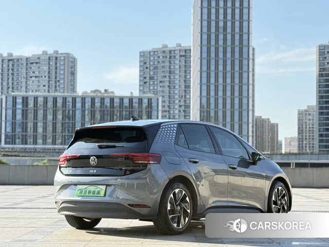 Volkswagen ID.3 2023 Темно-серый из Китая, фото 3
