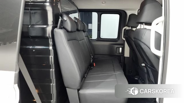 Hyundai Staria 2025 Белый из Кореи, фото 3