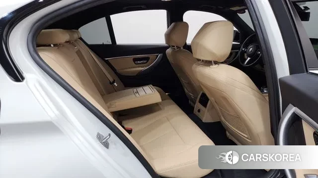 BMW 3 Series (F30) 2018 Белый из Кореи, фото 3