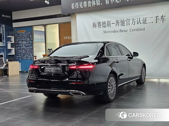 Mercedes-Benz E-class 2023 Черный из Китая, фото 3