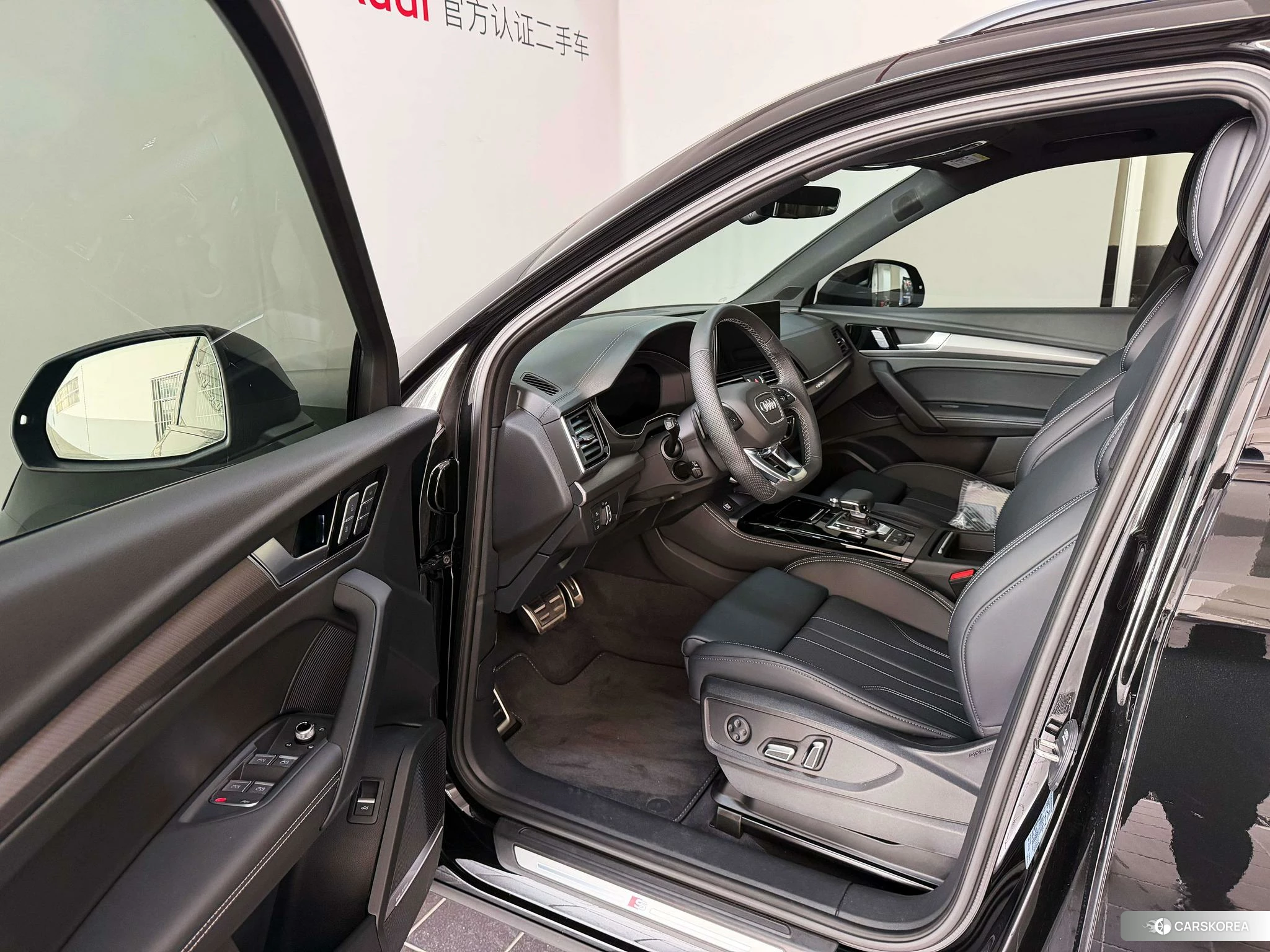 Audi Q5L 2025 Черный из Китая, фото 3