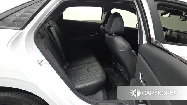 Hyundai The New Avante (CN7) 2024 Белый из Кореи, фото 3