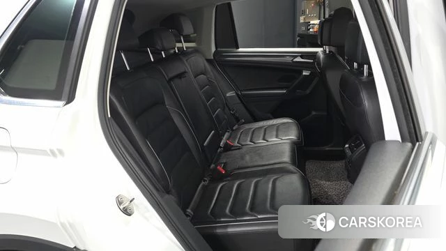 Volkswagen Tiguan second Generation 2021 Белый из Кореи, фото 3