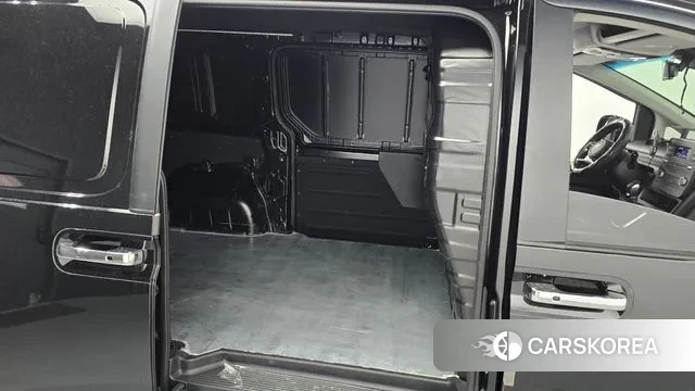 Hyundai Staria 2024 Черный из Кореи, фото 3