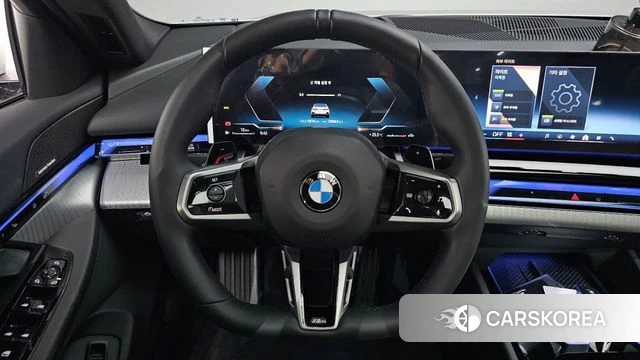 BMW 5 Series (G60) 2025 Белый из Кореи, фото 3