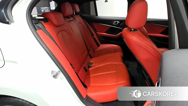BMW 1 Series (F40) 2021 Белый из Кореи, фото 3