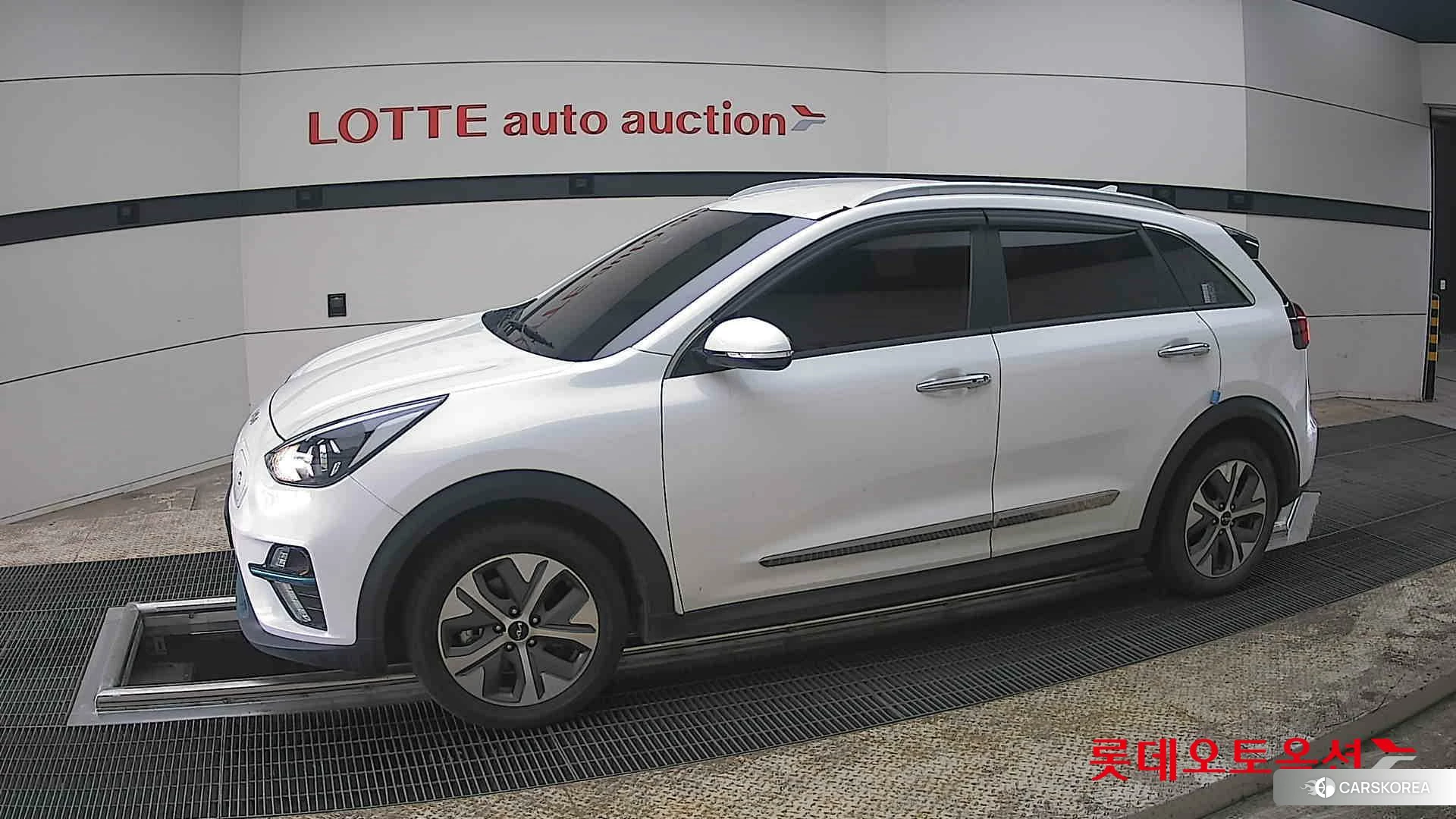 Kia Niro EV 2022 Snow White Pearl (optional) из Кореи, фото 3