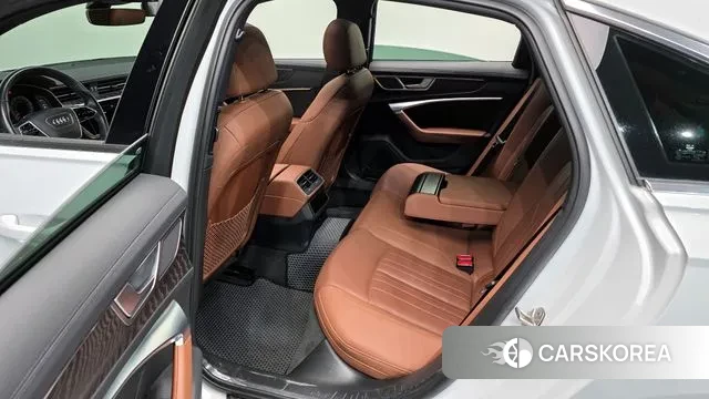 Audi A6 (C8) 2021 Белый из Кореи, фото 3