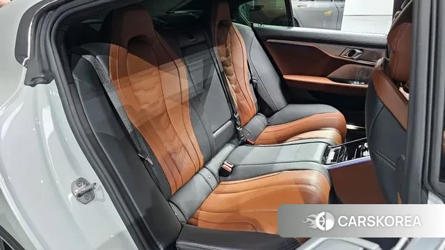 BMW 8 Series (G15) 2022 Белый из Кореи, фото 3