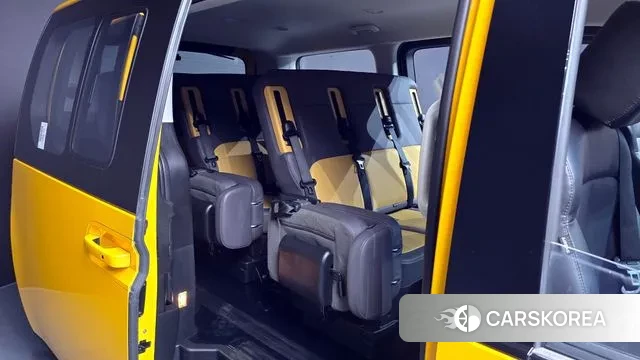 Hyundai Staria 2022 Желтый из Кореи, фото 3