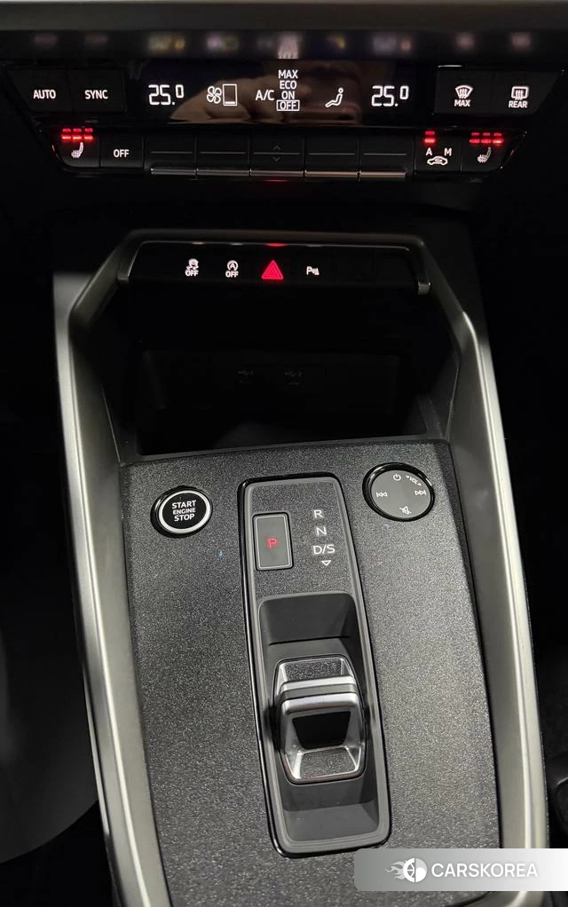 Audi A3 2023 Белый из Китая, фото 3