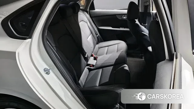 Kia The New K3 2nd generation 2021 Белый из Кореи, фото 3