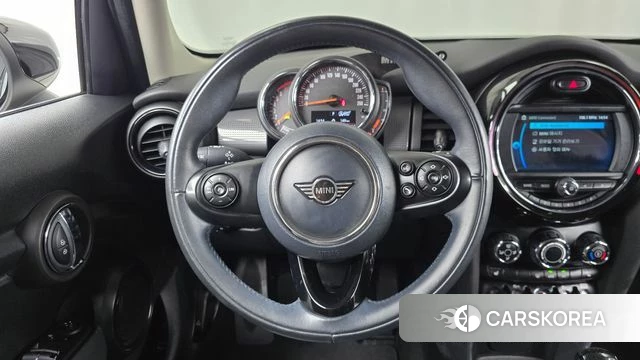 Mini Cooper 2019 Жемчужный цвет из Кореи, фото 3