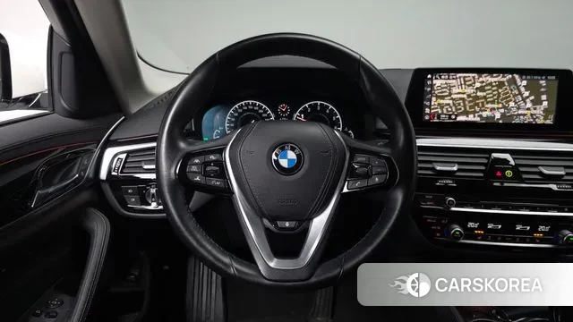 BMW 5 Series (G30) 2019 Белый из Кореи, фото 3