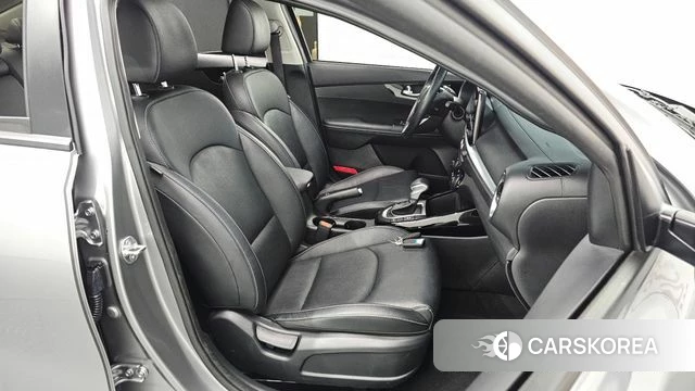 Kia The New K3 2nd generation 2024 Серый из Кореи, фото 3
