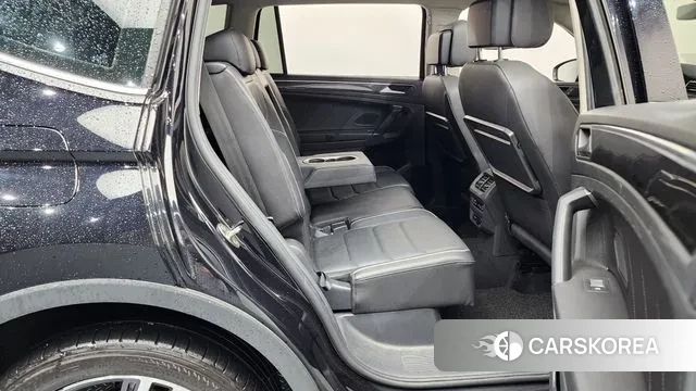 Volkswagen Tiguan Allspace 2020 Черный из Кореи, фото 3