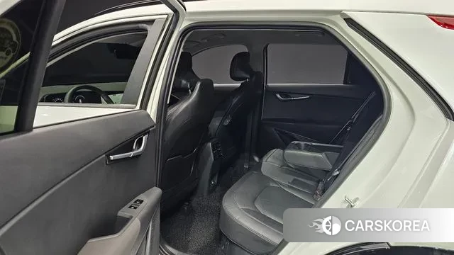 Kia Di Ol Nu Niro 2023 Белый из Кореи, фото 3