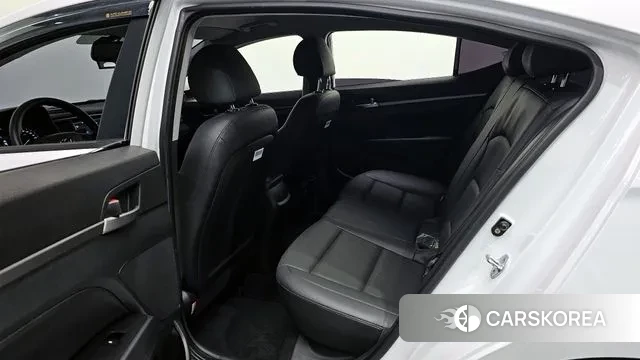 Hyundai Avante AD 2018 Белый из Кореи, фото 3