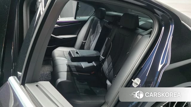 BMW 5 Series (G30) 2022 Черный из Кореи, фото 3