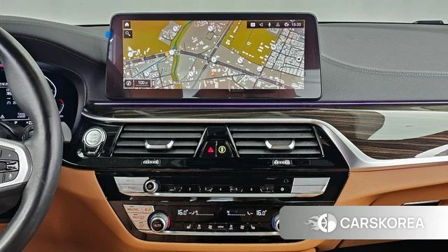 BMW 5 Series (G30) 2021 Белый из Кореи, фото 3