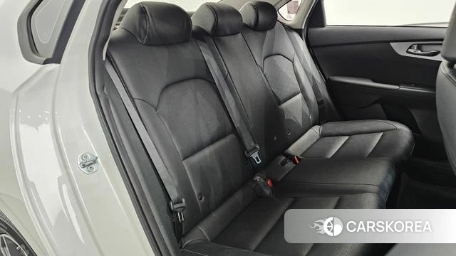 Kia The New K3 2nd generation 2021 Белый из Кореи, фото 3