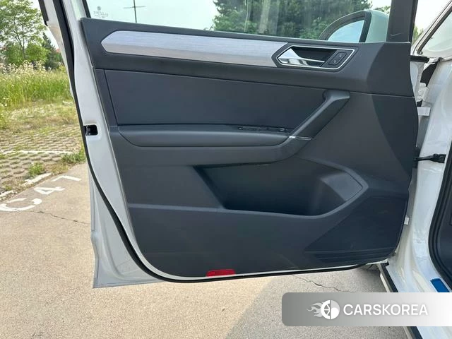 Volkswagen Touran L 2021 Белый из Китая, фото 3