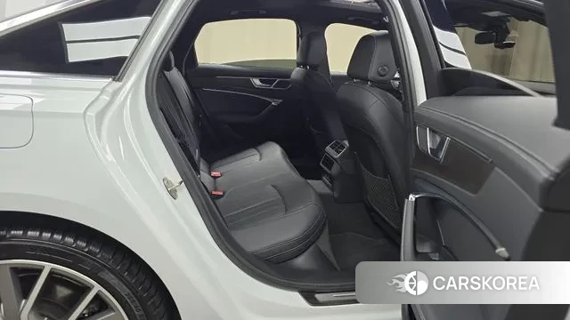 Audi A6 (C8) 2023 Белый из Кореи, фото 3