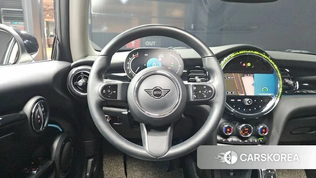 Mini Cooper 2022 Жемчужный цвет из Кореи, фото 3