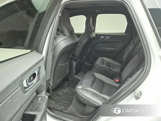 Volvo XC60 second Generation 2021 Белый из Кореи, фото 3