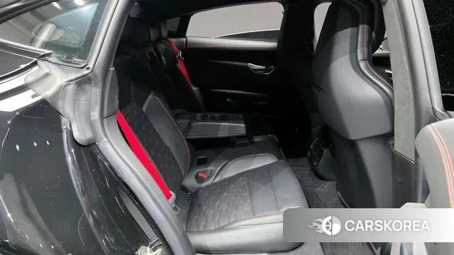 Audi RS e-Tron GT 2022 Черный из Кореи, фото 3