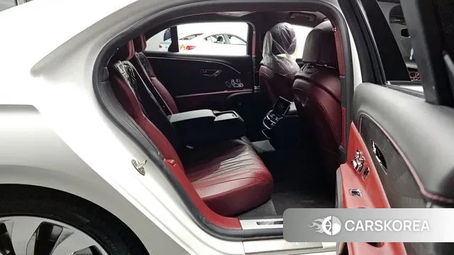 Bentley Flying Spur 3rd Generation 2022 Белый из Кореи, фото 3