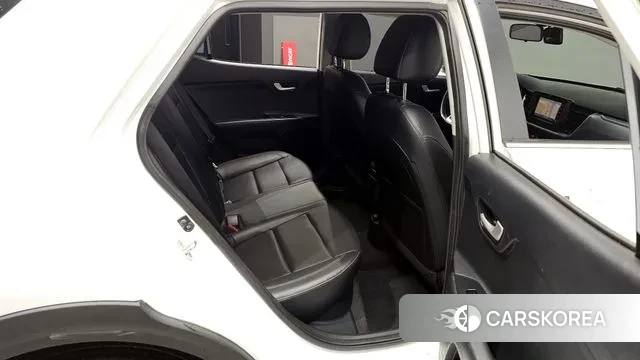 Kia Stonic 2018 Белый из Кореи, фото 3