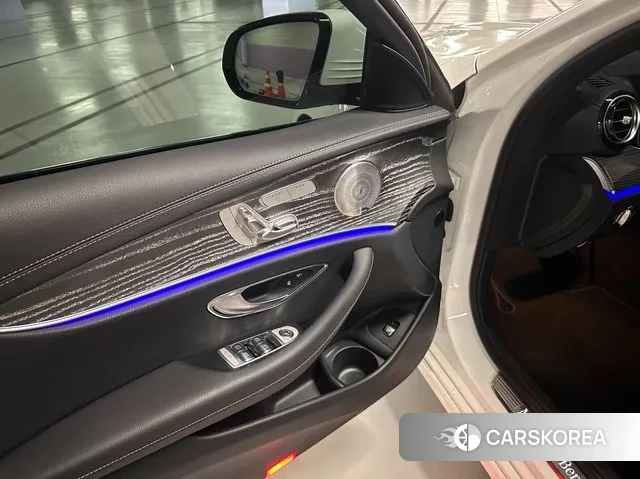 Mercedes-Benz E-Class W213 2022 Белый из Кореи, фото 3